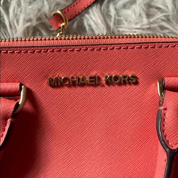michael kors bag - Picture 3 of 8